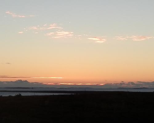 aurinko nousee
